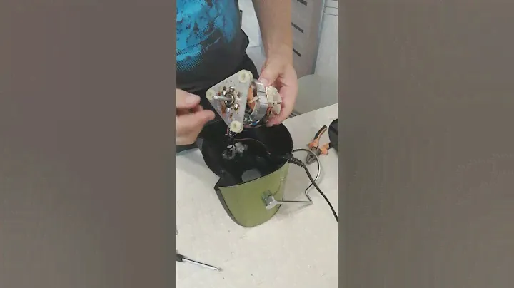Тяжело крутится двигатель соковыжималки.